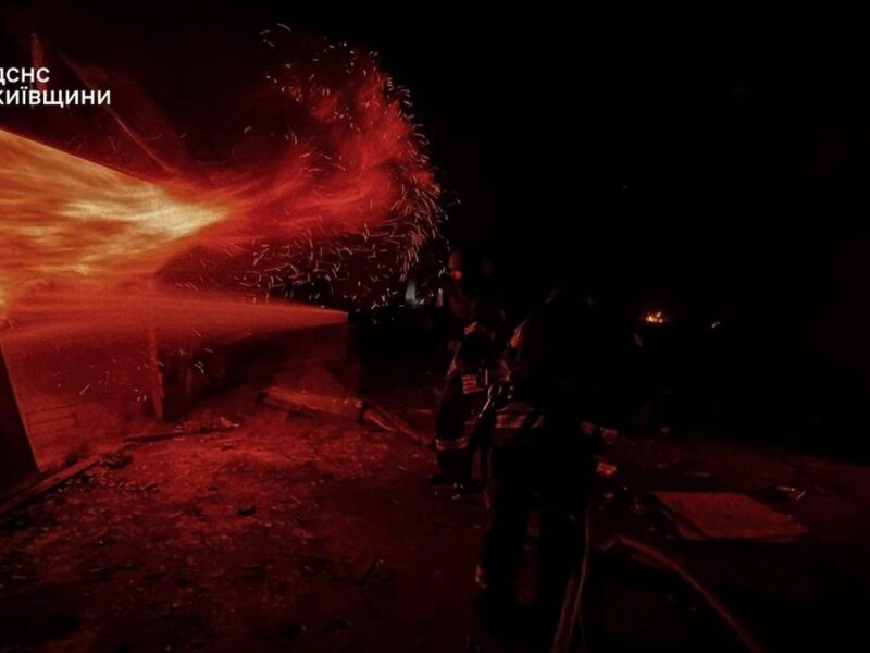 Рої шахедів: у Києві вдруге за ніч лунають вибухи