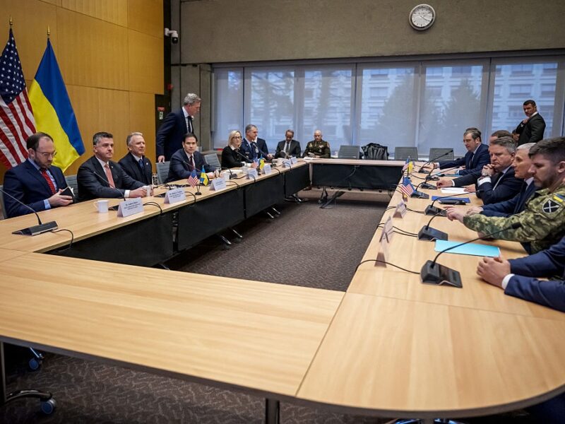 Розпочались переговори представників України та США – ЗМІ