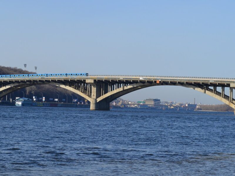 Рух мостом Метро обмежать 15-16 листопада