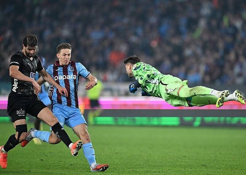 Сікан може продовжити кар’єру в Бундеслізі – ЗМІ