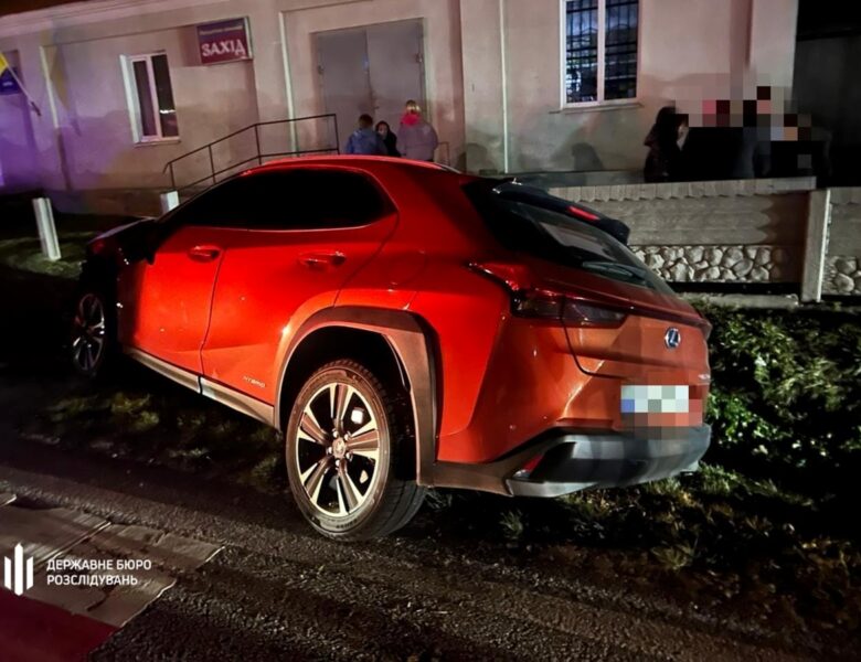 Смертельна ДТП на Івано-Франківщині: суддя на Lexus збила двох людей