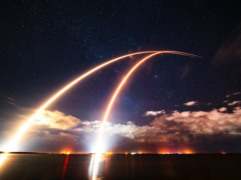 SpaceX запустила дві ракети з супутниками Starlink