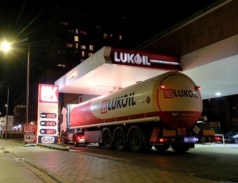 США відмовили “маріонетці Кремля” в купівлі активів Лукойлу