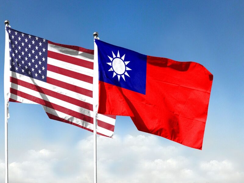 США відновили постачання зброї Тайваню