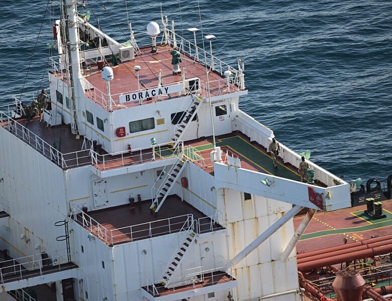 Танкери тіньового флоту Путіна почали списувати на металобрухт