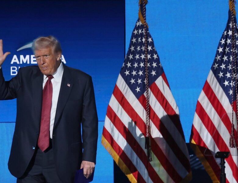 Трамп: Путін просив мене врегулювати війну, що триває 10 років