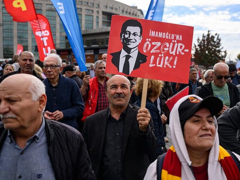 Турецька прокуратура вимагає для мера Стамбула понад 2300 років