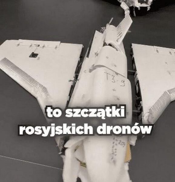 Туск показав рештки збитих російських дронів