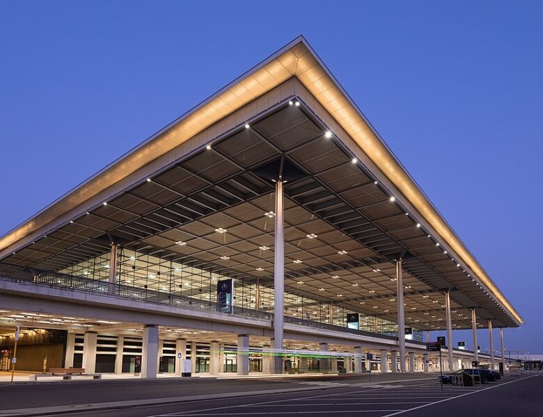 У Берліні аеропорт зупинив роботу через дрон – ЗМІ