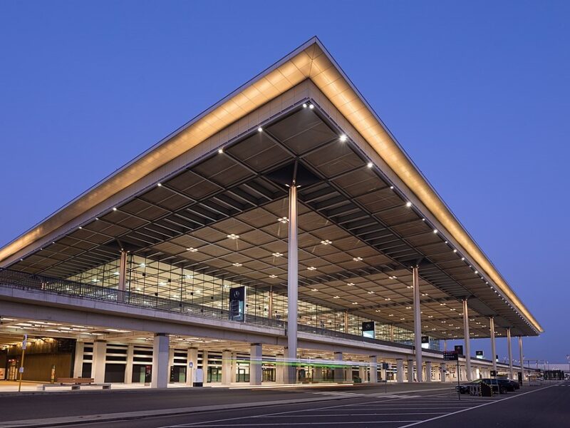 У Берліні аеропорт зупинив роботу через дрон – ЗМІ