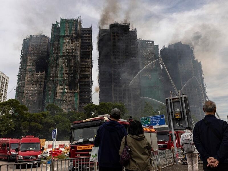 У Гонконзі загинули 146 людей під час пожежі у хмарочосах