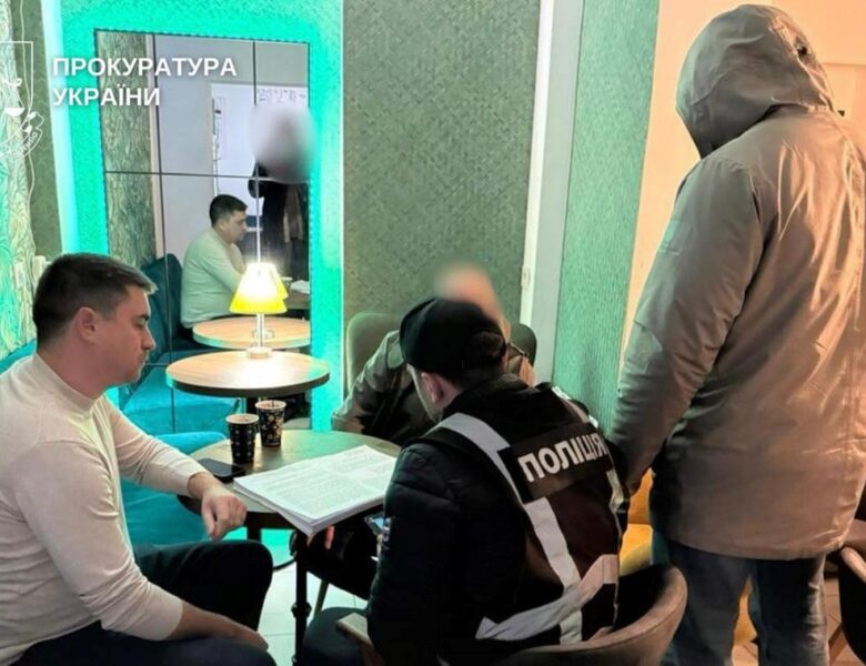 У Києві шахраї видурили мільйони на “лазерну зброю”