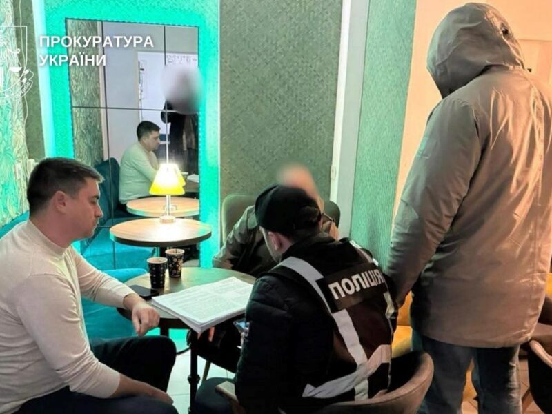 У Києві шахраї видурили мільйони на “лазерну зброю”