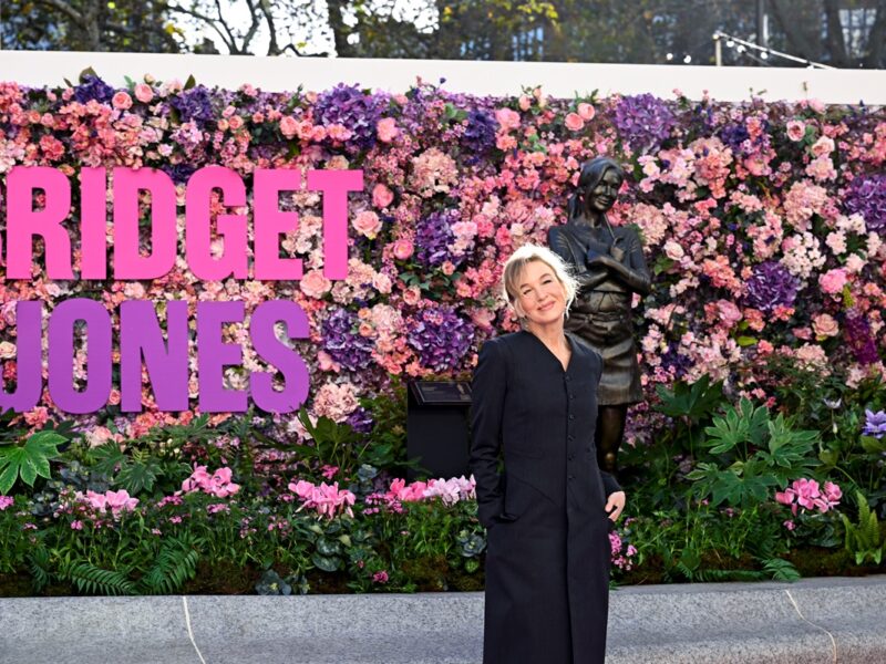 У Лондоні відкрили статую Бріджет Джонс