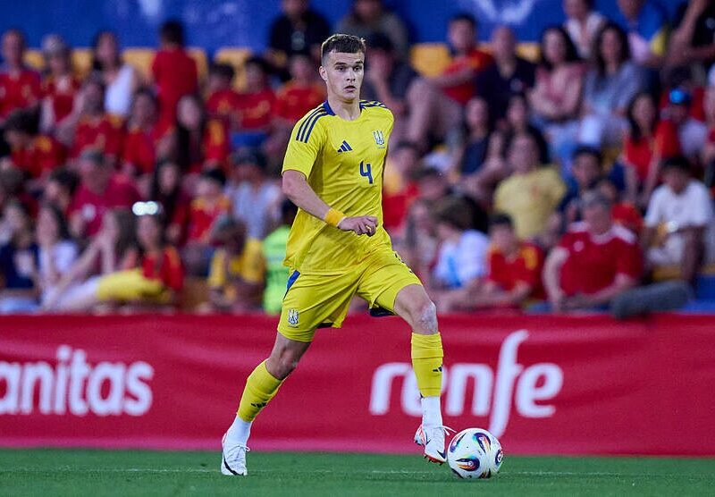 У матчі з Францією відбулася дебютна гра Тараса Михавка за збірну