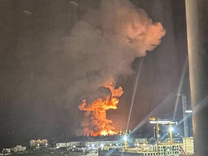 У Новоросійську палає нафтобаза