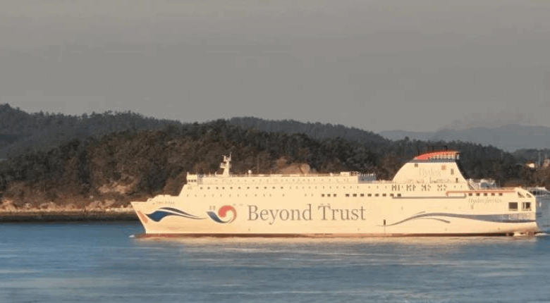 У Південній Кореї пором потрапив в аварію через неуважність члена екіпажу