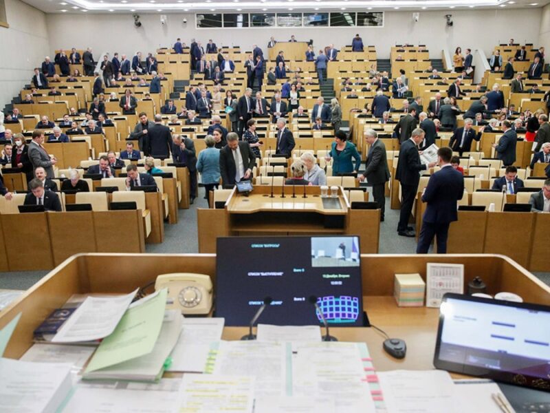 У РФ 76% чиновників влаштували родичів у владу