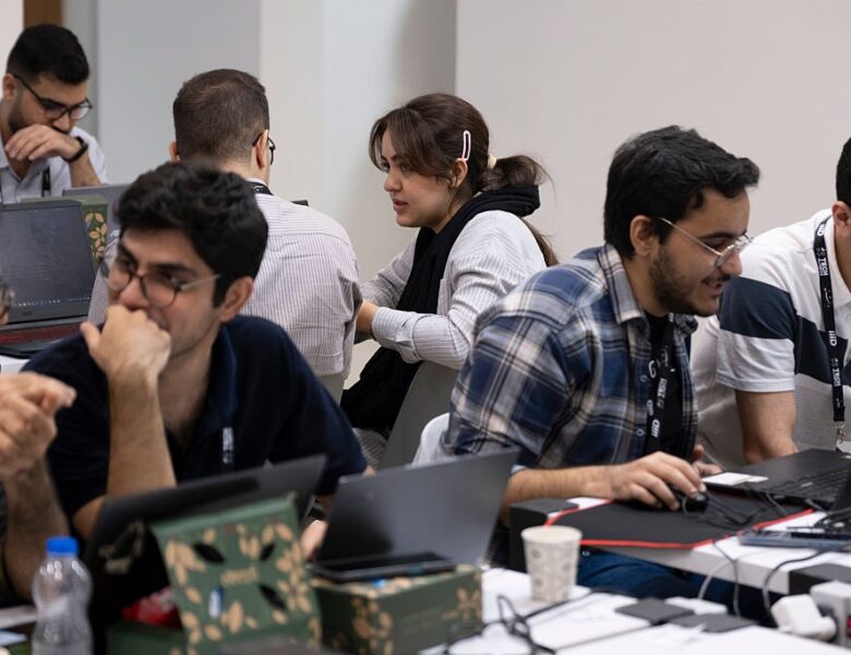 У світі з’явилась нова релігія: люди моляться штучному інтелекту