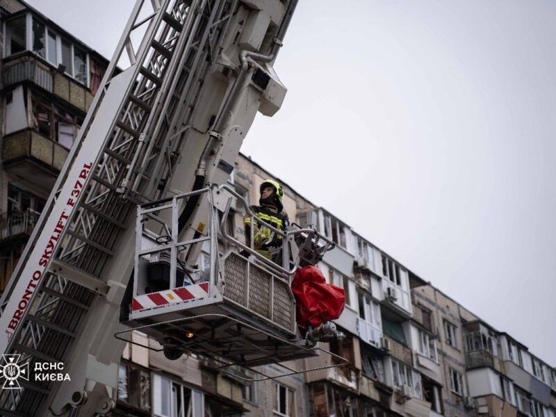 Удари по Києву: рятувальні роботи завершено
