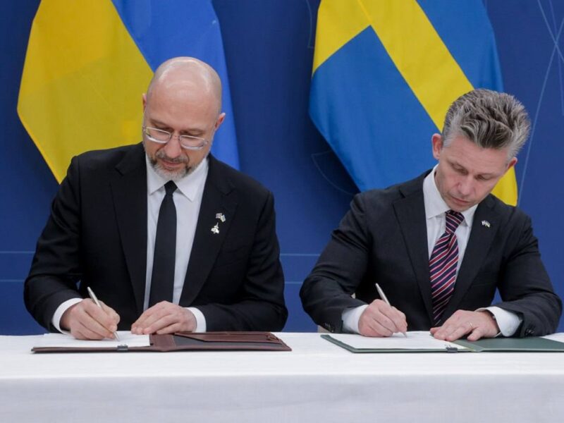 Україна та Швеція підписали оборонну угоду