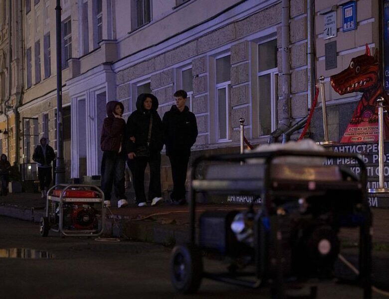 Українцям пропонують гроші за підключення генераторів до мобільних станцій