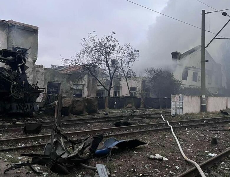 Укрзалізниця скасувала деякі поїзди через бойові дії