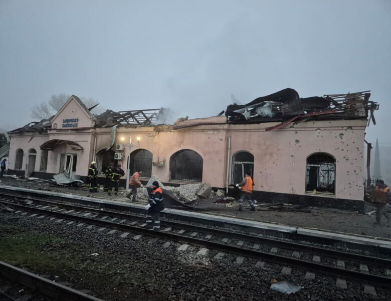 Укрзалізниця ввела обмеження для потягів після обстрілів