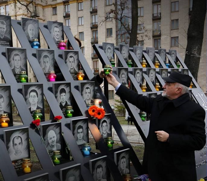 Уряд збільшив виплати родинам Героїв Небесної Сотні