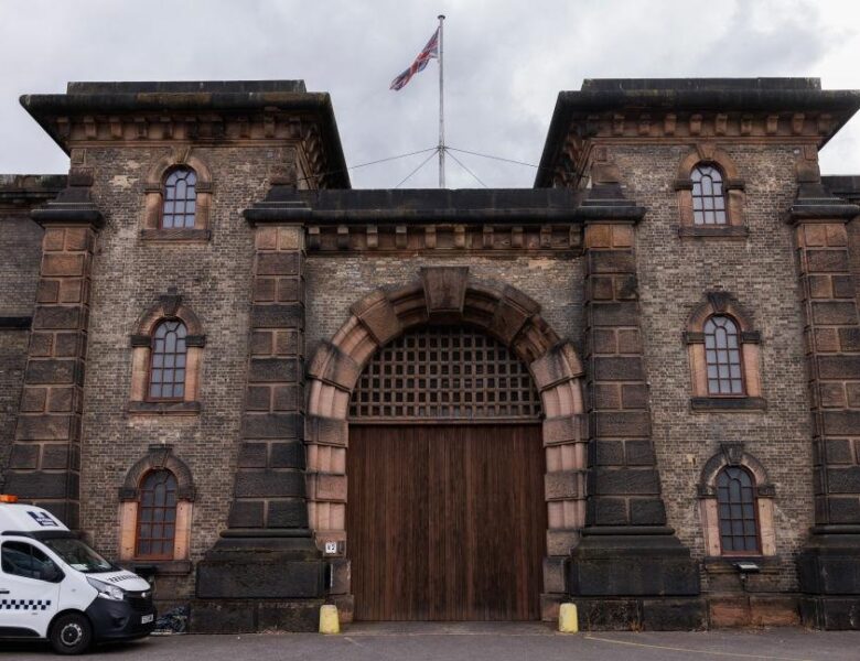 В Британії помилково звільнений в’язень сам повернувся до тюрми