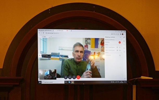 В Грузії Саакашвілі повернули з лікарні до в’язниці