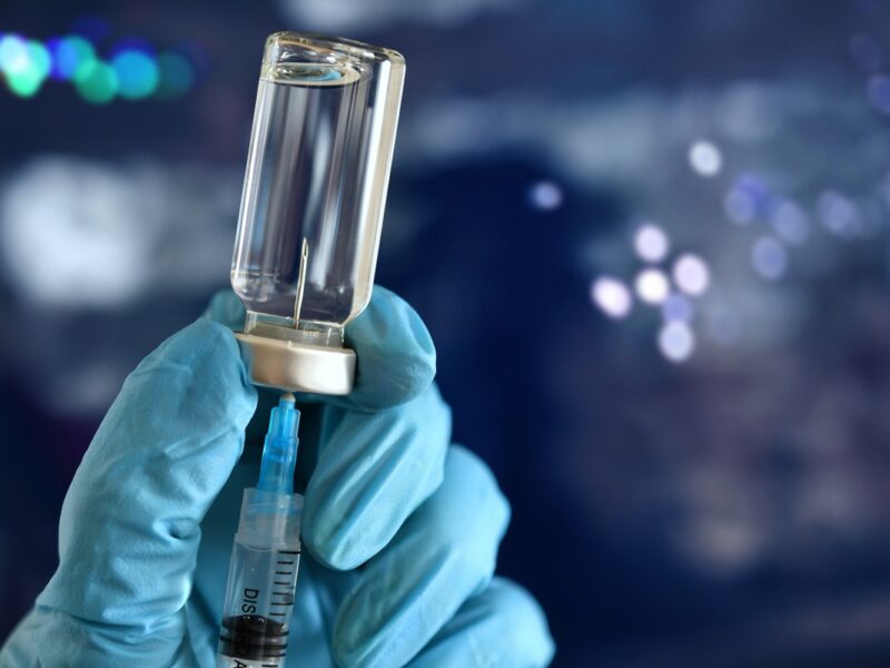 ВООЗ доправила в Україну нову партію вакцин проти сказу