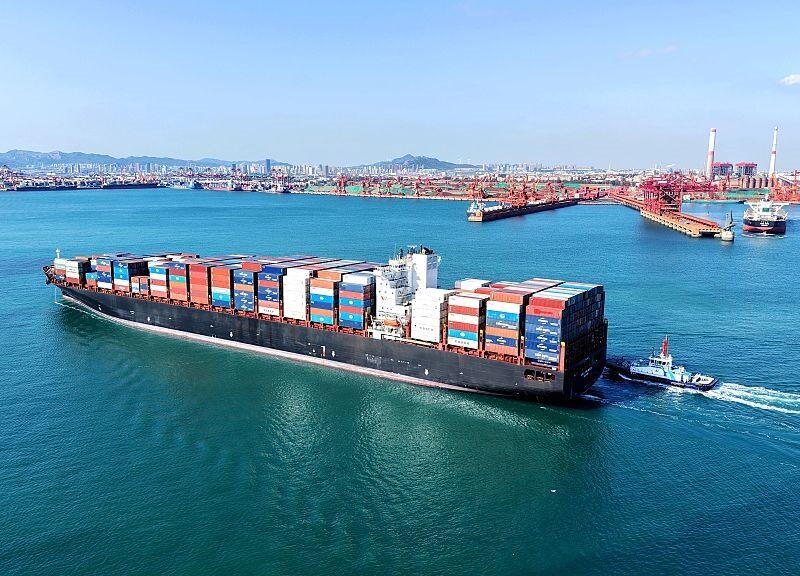 Вплив санкцій: експорт з Китаю в РФ рекордно обвалився