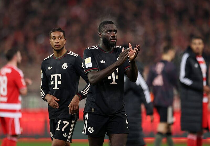 Європейські гранди ведуть боротьбу за захисника Баварії