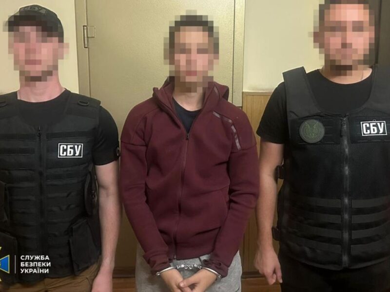 Юнак шпигував на ешелонами ЗСУ у двох областях