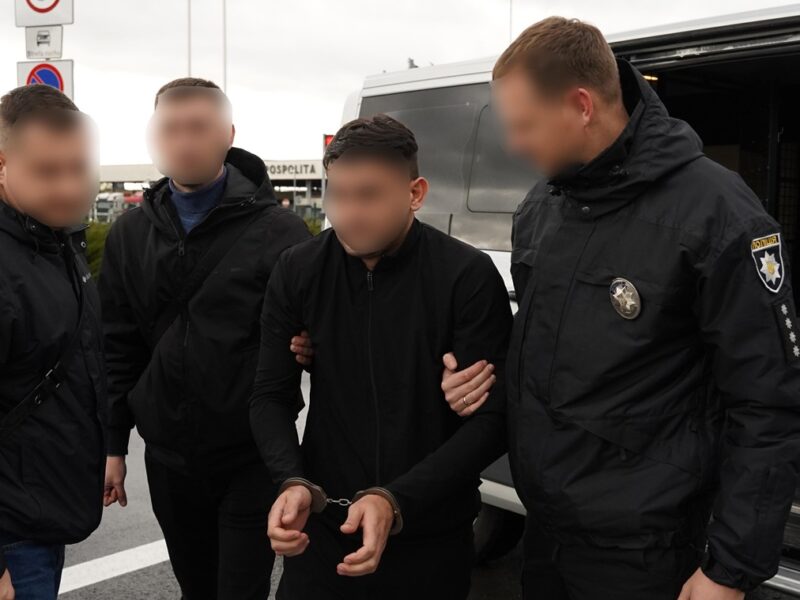 З Вірменії екстрадовано шахрая, який заробив мільйони на військових