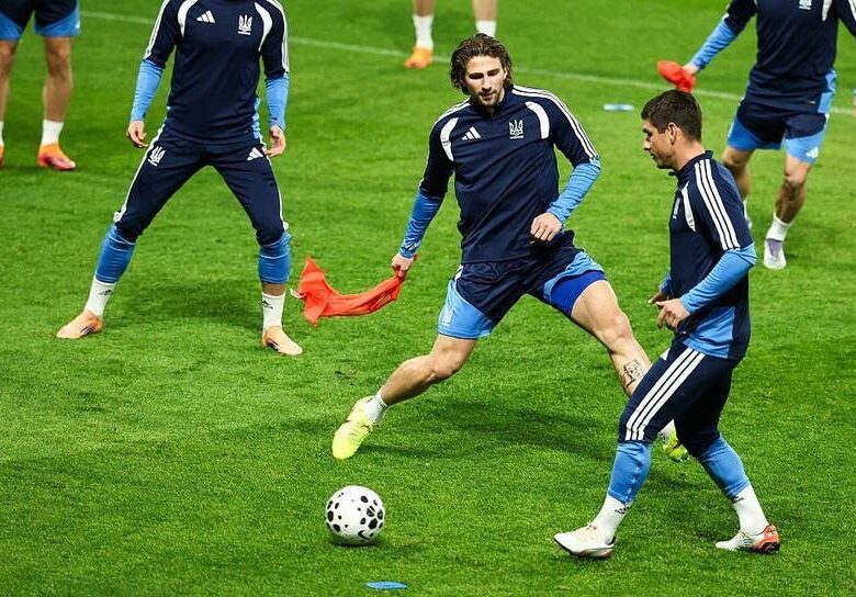 Збірні України та Франції обрали форму на матч