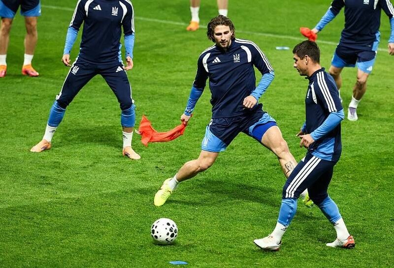 Збірні України та Франції обрали форму на матч