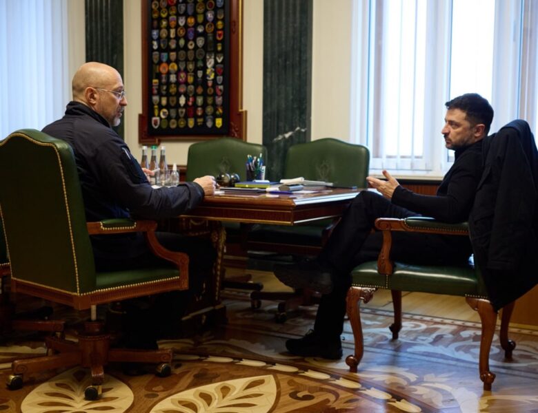 Зеленський: Час змінювати базові документи щодо оборони України