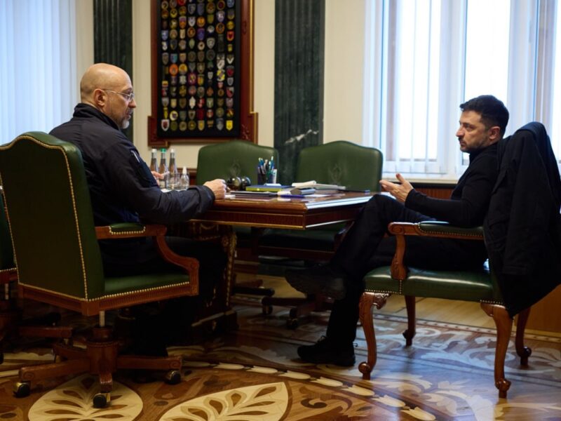 Зеленський: Час змінювати базові документи щодо оборони України