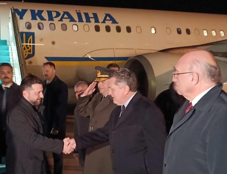 Зеленський прибув в Анкару, де його зустрів Умєров