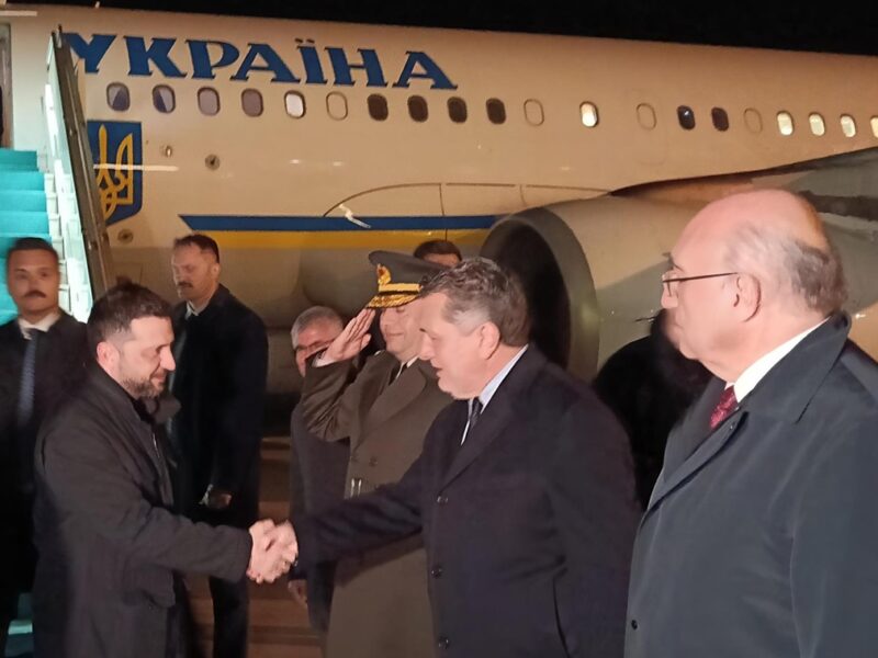 Зеленський прибув в Анкару, де його зустрів Умєров