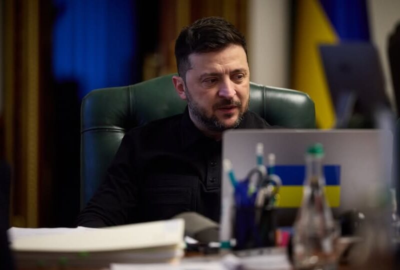 Зеленський провів розмову з премʼєром Нідерландів