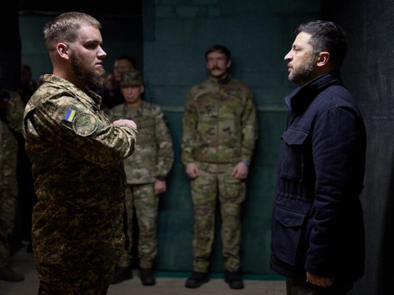 Зеленський зустрівся з воїнами Азову на Донеччині