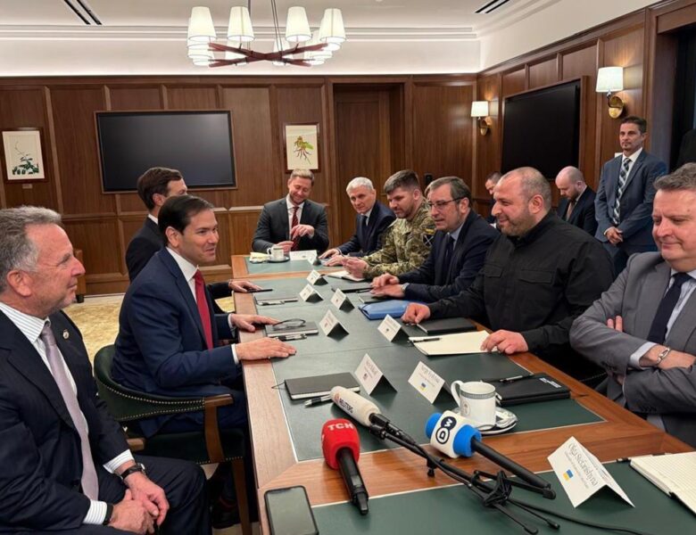 ЗМІ дізнались, що обговорюють США і Україна