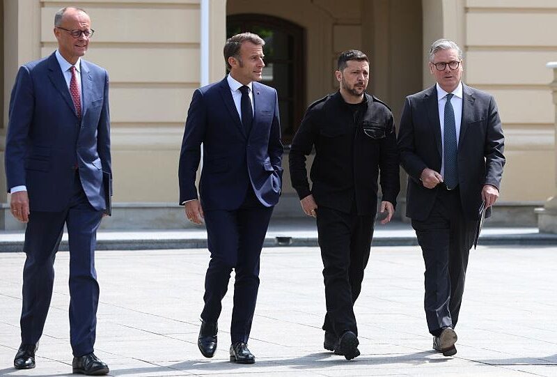 ЗМІ: Київ і ЄС прагнуть переписати “мирний план”