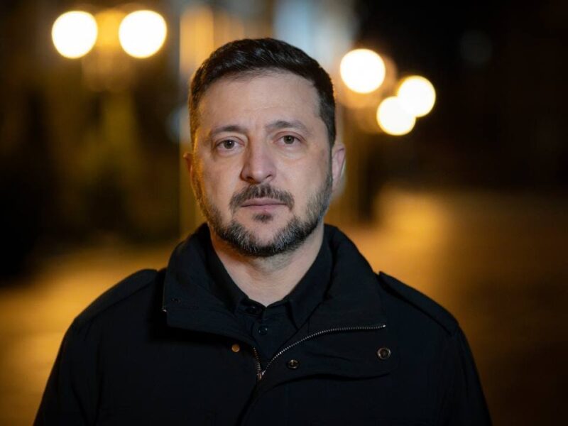 Сьогодні повертається переговорна команда, зранку очікую доповідь щодо підготовлених документів