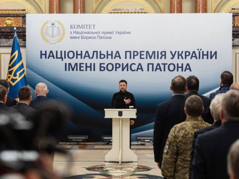 Президент вручив дипломи та почесні знаки лауреатам Національної премії України ім. Бориса Патона