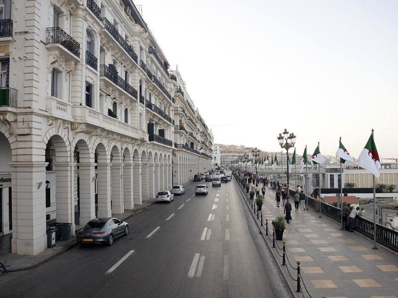 Алжир вимагає у Франції репарації “за злочини колоніалізму”