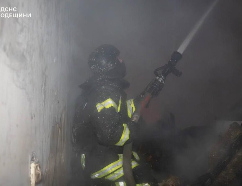 Атака на Одесу: пошкоджено ліцей та житловий будинок